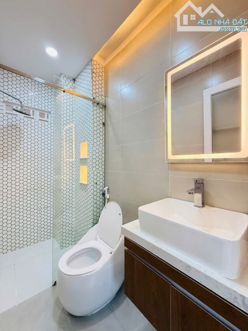 Ngay Cư Xá Đô Thành đường Nguyễn Hiền, Q3 - Giá 6,75tỷ/60m2. Sổ riêng - 7