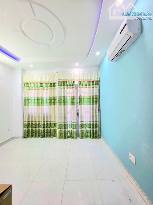 NHÀ PHỐ 4 TẦNG HIỆN ĐẠI MỚI ĐẸP Ở NGAY - HẺM XE TẢI TRÁNH- ĐÀO TÔNG NGUYÊN - TT NHÀ BÈ - 7