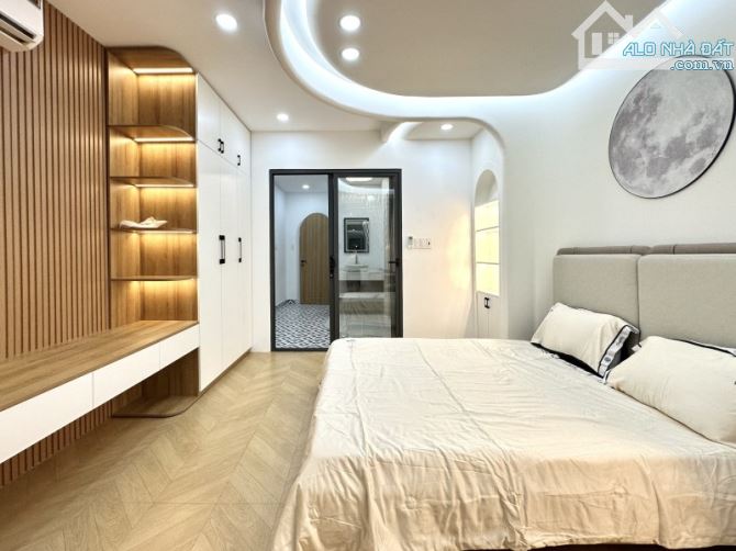 BÁN NHÀ XÂY MỚI 100% NGAY CHỢ BÀ CHIỂU- HẺM 4.5M - 43M2 – 5 TẦNG 4 PHÒNG NGỦ - 8.85 TỶ - 7