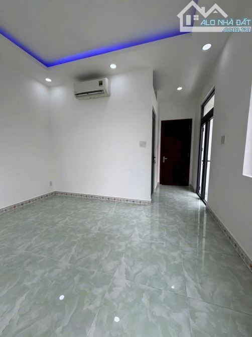 Cho thuê nhà MT Nguyễn Văn Yến, 4x17, 5PN, vỉa hè 10m, 18 triệu - 7