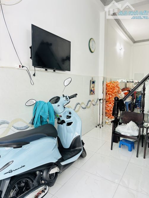 Hẻm Xe Tải Thông - 2 Tầng - SHR - Nguyễn Văn Quá - ĐHT - Quận 12 - 7
