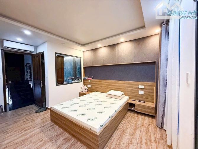 💥CHỈ: 9,4 TỶ - NHÀ PHỐ 5 TẦNG - GARA XE HƠI - DƯƠNG QUẢNG HÀM - P6 - GÒ VẤP - DT: 4,1 x13 - 7
