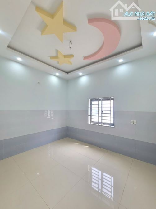 Bán nhà 1 trệt 2 lầu + Lửng KDC Bình Đáng p.Bình Hòa Tp.Thuận An chỉ  5ty700 TL M4098 - 7