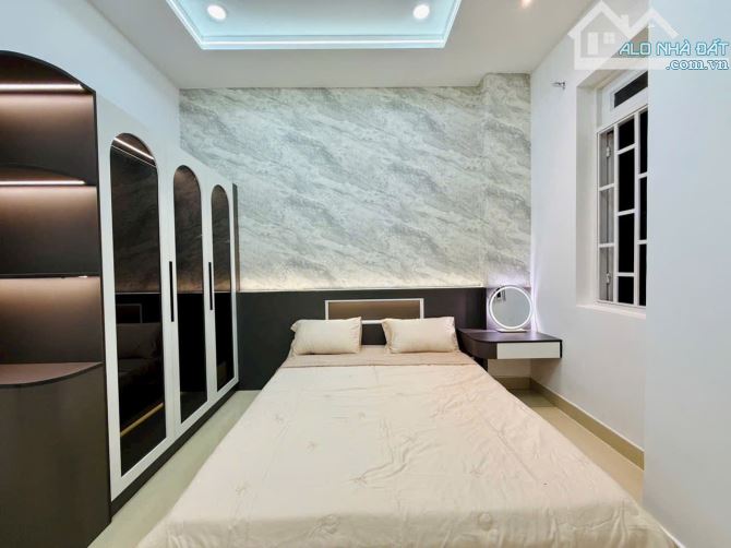 Bán nhà Thạnh lộc 19, ngay Ngã Tư Ga, DT 4x13, 2 Tầng giá 4ty48 - 8