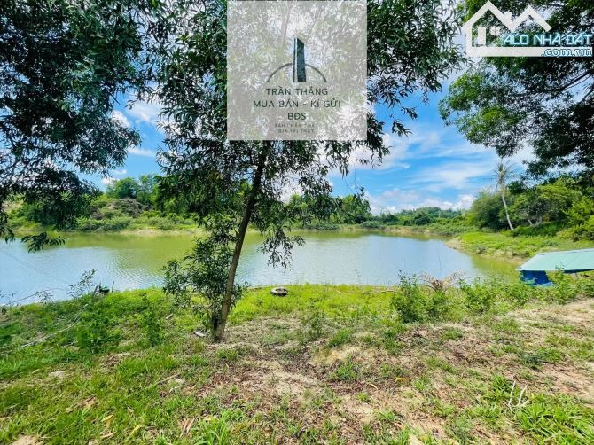 10 Mẫu Đất View Hồ - Có 300m Thổ Cư - Giáp Nước - 1.000m Mặt Tiền Đường Nhựa - 8