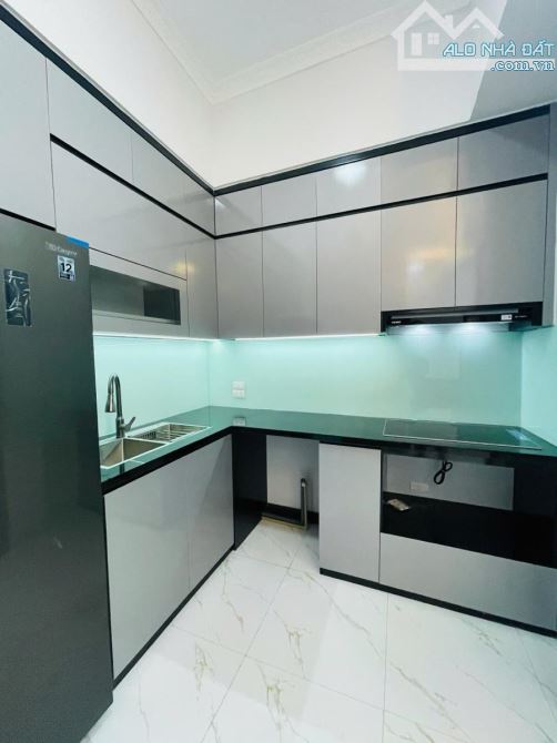 Chỉ 8 tỷ !Bán nhà phố Tây Sơn 35mx5TxMT4,5 , ngõ rộng ,KD - 8