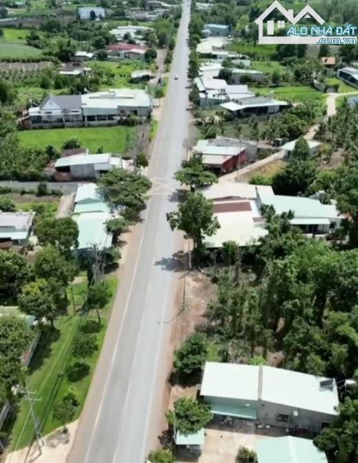 GIẢM MẠNH 50% BÁN 2 MẪU ĐẤT CÓ 2 MT ĐƯỜNG NHỰA, VIEW SUỐI, CÁCH VÒNG XOAY ĐÁ BẠC 800M - 8