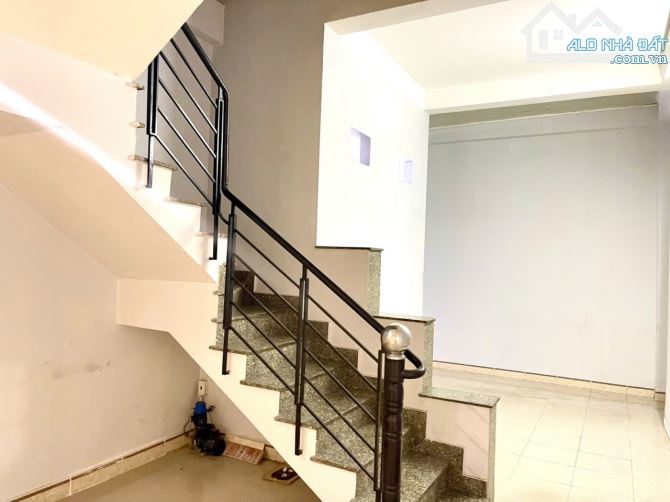 Bán Nhà Dương Bá Trạc Q8 – Hẻm rộng – Vị trí đẹp – Giá  chỉ nhỉnh 10 tỷ .Giá tốt - 8