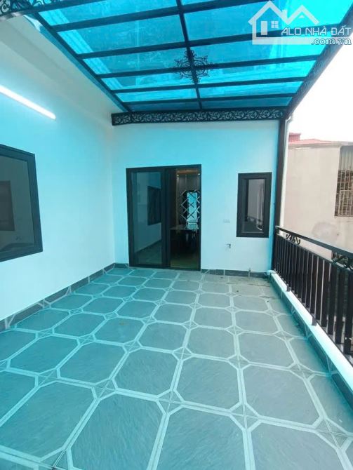 Ngõ 132 ô tô thông thẳng tắp sang Vũ Tông Phan, nhà cách ô tô hơn 2 chục mét. - 8