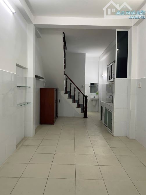 BÁN NHÀ ĐƯỜNG VĨNH VIỄN – NGUYỄN DUY DƯƠNG QUẬN 10 - 3 TẦNG   + Diện tích  : 35m2 - 8