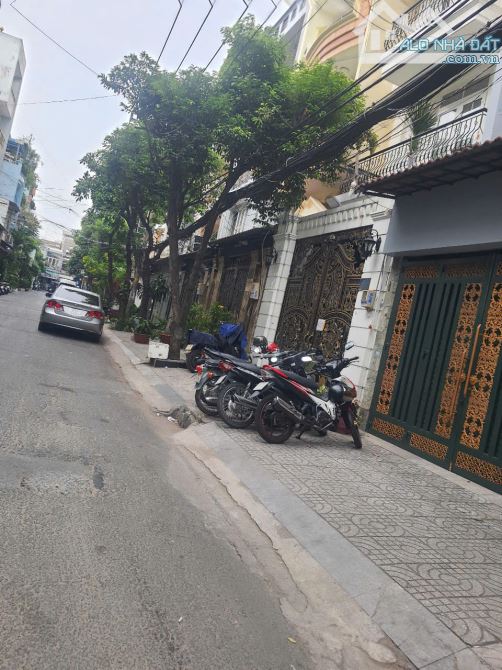 Hẻm nhựa xe tải tránh khu vip bàu cát - 100m - 5 tầng - xây lệch tầng cực đẹp - 8