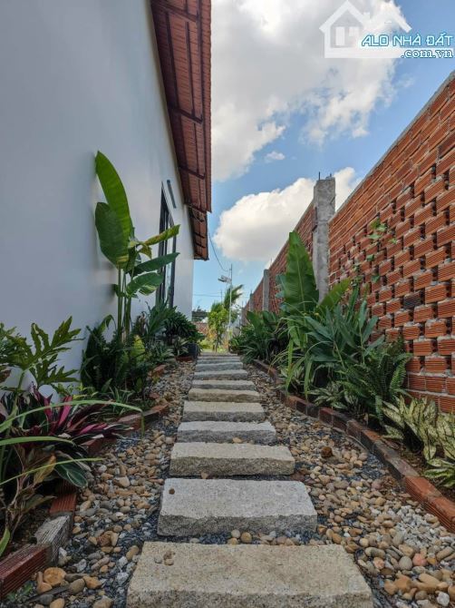 BÁN VIEW NGHĨ DƯỠNG TAI ĐÁ BẠC CHÂU ĐỨC, BÀ RỊA VŨNG TÀU, DT 1000M2 CÓ NHÀ, ĐƯỜNG NHỰA 5M - 8