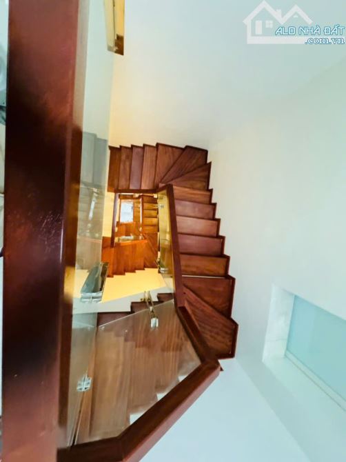 Bán nhà Tạ Quang Bửu-đẹp dân xây 4 tầng- 79m2-oto đỗ sát cửa- cho thuê-kinh doanh với dòng - 8