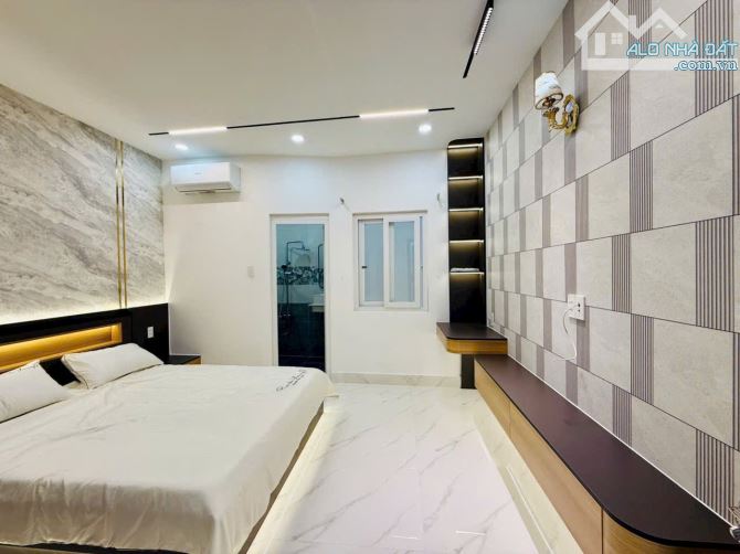 Bán nhà mặt tiền Thạnh Xuân 23, 4m x 15m,1 trệt 3 lầu, gồm 4 PN, giá 6ty28 - 9