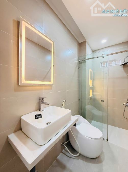 Ngay Cư Xá Đô Thành đường Nguyễn Hiền, Q3 - Giá 6,75tỷ/60m2. Sổ riêng - 9