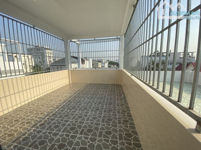 bán nhà 4 tầng ,Mặt hẻm Làng Tăng Phú, TNP.A, Quận 9, - DT Đất 91m2 - sàn 237m - 9