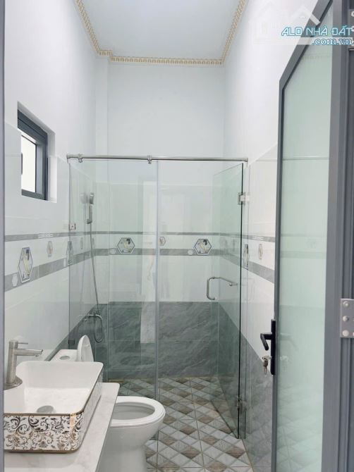 Chào bán 2 căn biệt thự mái Thái liền kề mặt tiền đường lộ Triền Đồng toạ lạc tại phường P - 9