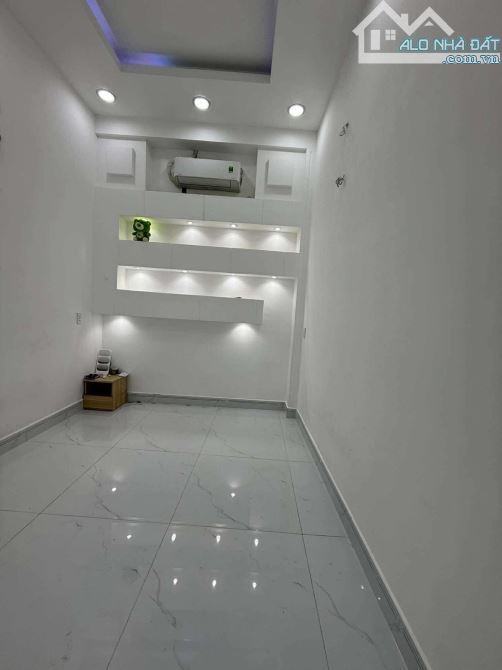 Tân Bình giáp Q10, Q11 HẺM Ô TÔ 1 sẹc Nguyễn Thị Nhỏ 60m2 4pn nở hậu 9 tỷ X TL - 9