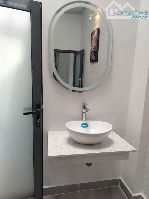 NHÀ TRUNG TÂM P10 - ĐỐI DIỆN NGÂN HÀNG - TRƯỜNG HỌC 26M2 GIÁ CHỈ NHỈNH HƠN 3 ĐỒNG - 9