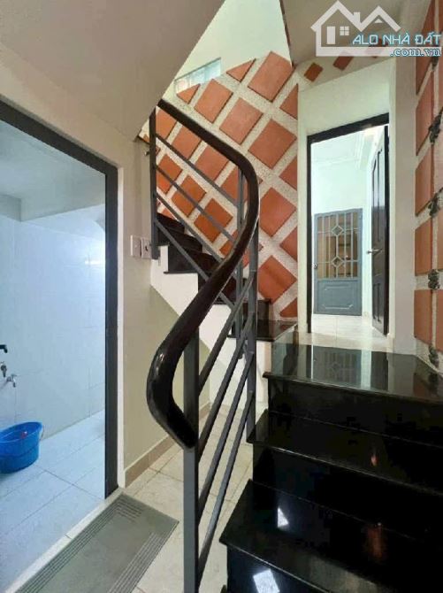 SIÊU PHẨM GẦN CHỢ HẠNH THÔNG TÂY - 48M2 - GIÁ CHỈ HƠN 5 ĐỒNG - 9