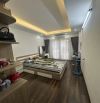 Bán nhà phố Thượng Thanh 30m2- 5 tầng- 3 phòng ngủ- nội thất, gần ô tô