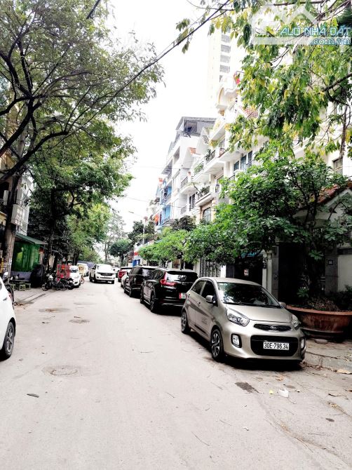 BÁN NHÀ HOÀNG QUỐC VIỆT 98,5m2. 3 Ô TÔ TRÁNH + VỈA HÈ. PHÂN LÔ + GARA 2 Ô TÔ - 3