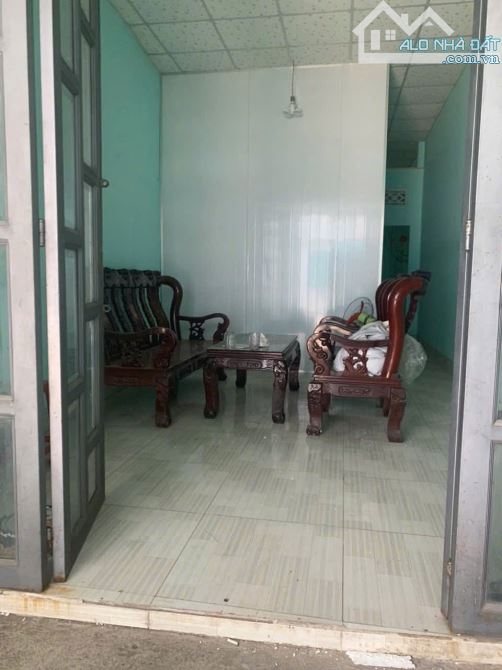 Cho thuê nhà 2 phòng ngủ gần vòng xoay an phú gần vsip 1 giá 4 tr/ tháng