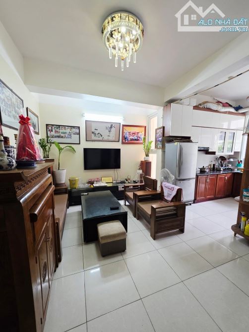 HIẾM !!! Chung cư Hoàng Cầu, 66m, 2ngủ, Nhà đẹp ở luôn, Tiện ích bạt ngàn, Sổ đỏ chính chủ