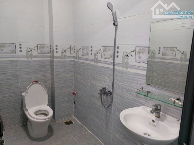 BÁN NHÀ 1 TRỆT 2 LẦU CHỢ RẠCH DỪA, VŨNG TÀU