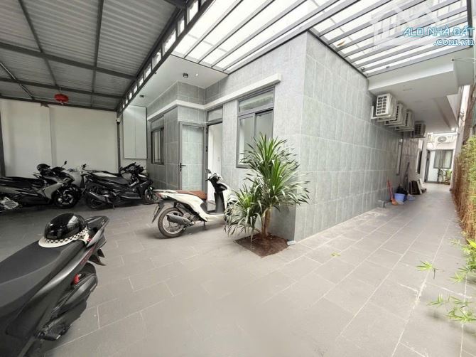 CHDV siêu dòng tiền Chợ An Nhơn - 200m2 x 5 tầng- 28 phòng Full nội thất, TN 100tr/th