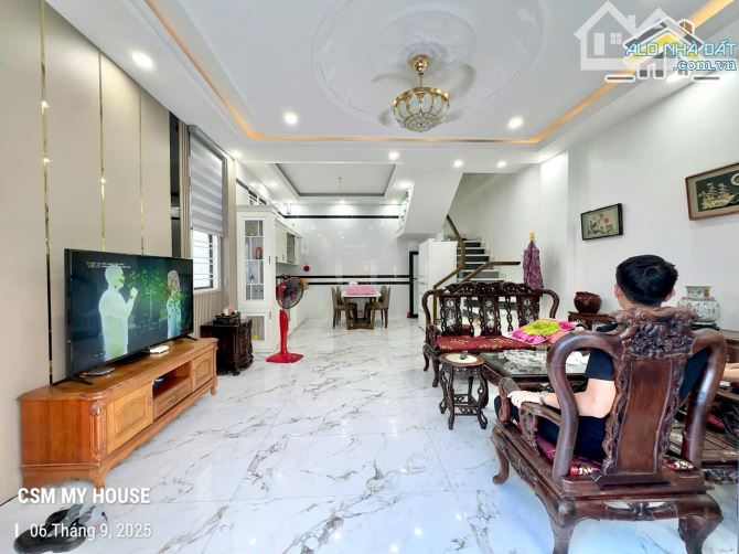 Nhà 3 tầng lô góc siêu thoáng tại Trung Hành Ngô Gia Tự
