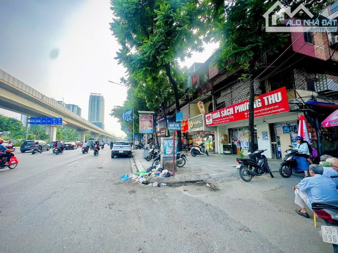 cho thuê nhà ngõ 326 đường Nguyễn Trãi, 30m2 x 5 tầng + tum -4 ngủ . mỗi tầng 1 pn 1vs