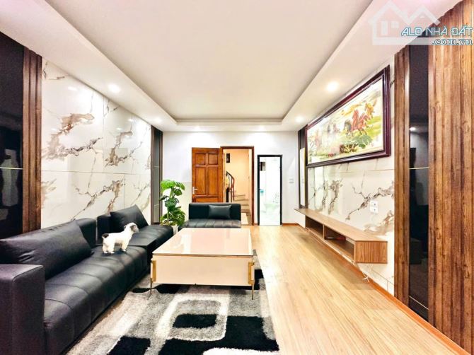 6 TẦNG THANG MÁY - GẦN HỒ VĂN CHƯƠNG - MẶT TIỀN ĐẸP - THOÁNG TRƯỚC SAU - NGÕ NÔNG- Văn