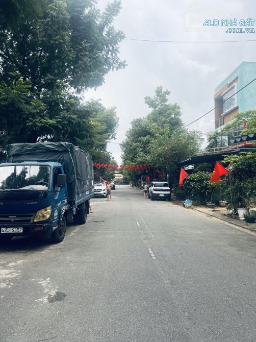 Bán căn hộ 10 phòng,MT Nguyễn Như Hạnh, dt 108m, ngang 5.45m, giá hơn 7 tỷ