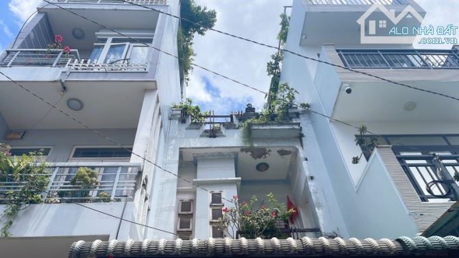 Bán nhà ngõ 11, Thủ Đức. 54m2, 3 tầng, 3PN, Sổ hồng. Giá 5.1 tỷ. LH:
