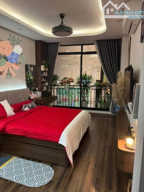 Bán nhà Hoa Lư, DT 65m x 6 tầng, 2 mặt tiền, ô tô đỗ cửa, 19 tỷ đồng