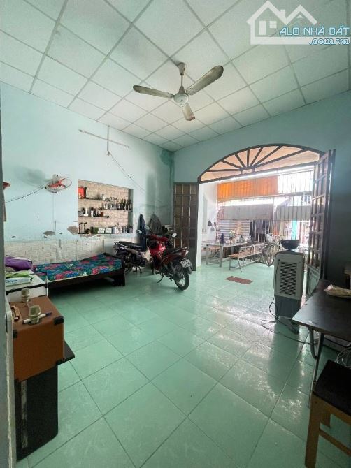 NHÀ ĐẸP 84M2- NGANG LỚN 8M - SÁT CHỢ BÀ HOM, BÌNH TÂN, GIÁP TỈNH LỘ 10 - NHỈNH 3 TỶ