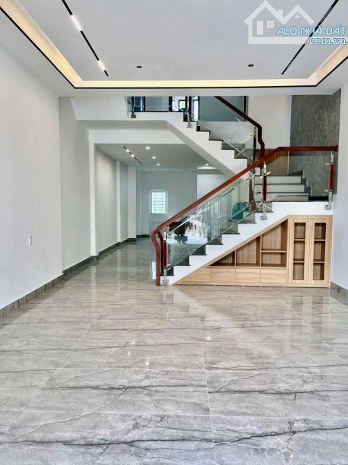 Tìm chủ mới cho căn nhà sát Nguyễn Huy Tưởng, 90m2, giá 6x tỷ, Hòa Minh, Liên Chiểu, Đà Nẵ