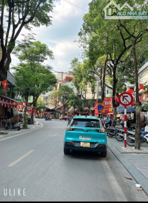 Cần bán nhà mặt phố Trần Nguyên Đán 5tầng full nội thất.