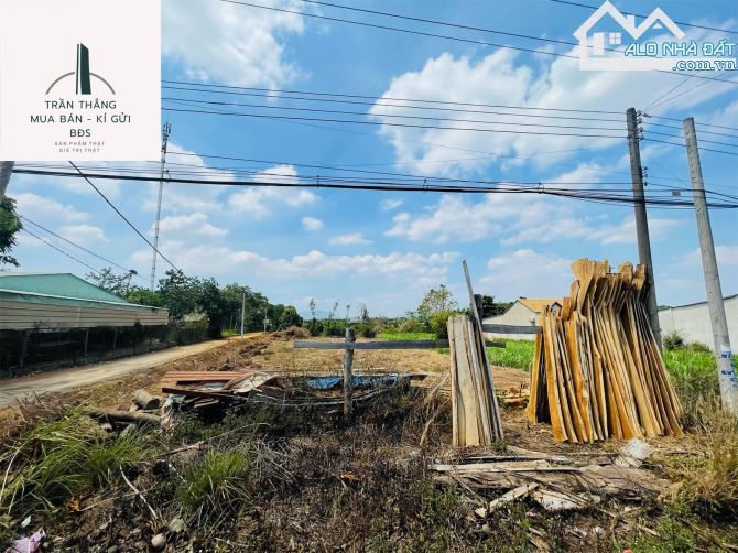 Đất 2 MT xã Láng Lớn - Khu Dân Cư Đông - Thích Hợp Kinh Doanh , Buôn Bán