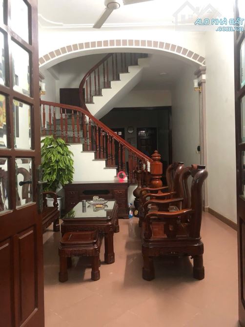 Bán nhà Tứ Hiệp, Thanh Trì 60m 5 tầng khu phân lô cán bộ gần ql1A hơn 7 tỷ