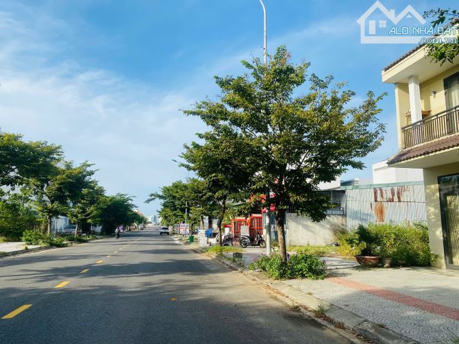 Cần bán đất Nam Hoà Xuân. Đã có sổ đỏ. Giá từ 4ty45