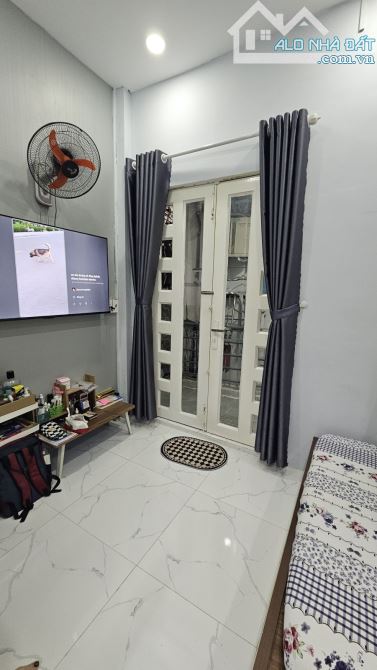 Siêu Phẩm Quận Tân Phú - 3 Tầng Ngang 4,2m- Full Nội Thất Giá 2,46 Tỷ TL .