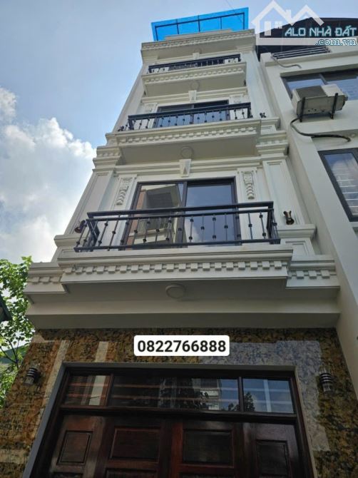 Bán nhà 5 tầng Việt Hưng - Giang biẻn