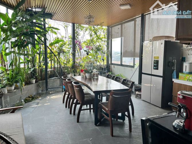 Nhà đẹp 5 tầng kiệt NGÔ GIA TỰ - TT TP HUẾ