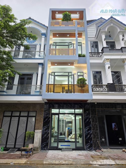 4,85Tỷ TL🔥Bán nhà đẹp Hoàn Công 3 tấm sân thượng, KDC Phú Hồng p.Bình Chuẩn, Tp.Thuận An