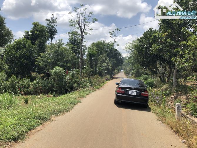 Đất Quảng Thành- Châu Đức.dt:7600m2- góc 2 mặt tiền nhựa- tổng 176m mặt tiền-200 thổ cư