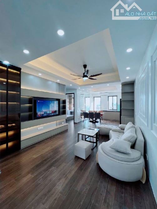 Bán chung cư 349 Vũ Tông Phan: 70m, 2 ngủ, 2wc nhỉnh 5 tỷ, ở sướng, chủ tặng nội thất, khu