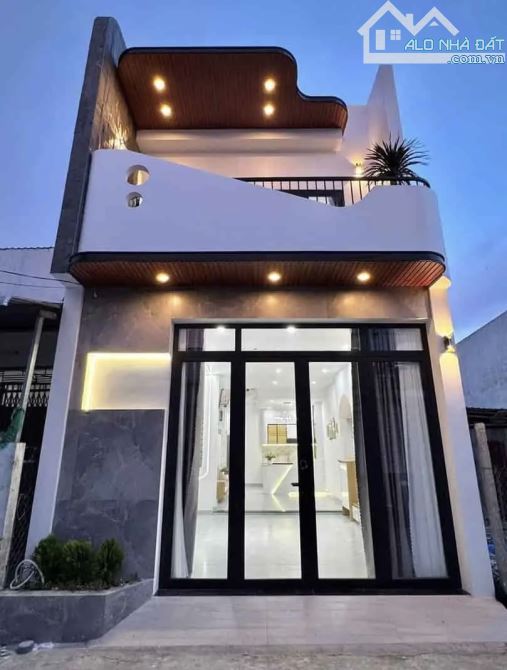 CHỦ CẦN BÁN NHANH NHÀ PHỐ GẦN UBND XÃ RẠCH KIẾN – LONG AN – 99.3m² – GIÁ CHỈ 2 TỶ360 SHR