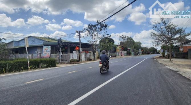 BÁN GẤP LÔ ĐẤT,SỔ RIÊNG,DT 10X100M,ĐƯỜNG ĐANG MỞ RỘNG 32M,NGAY KHU DÂN CƯ,BÁN NHANH 1TỶ250